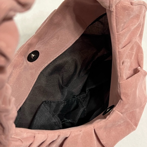 Pink suede ruffle hand bag - Picture 5 of 6